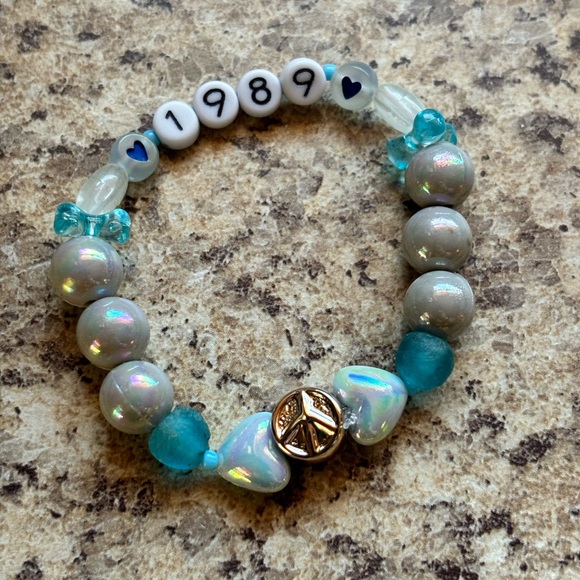 Taylor Swift Bracelets (set of 5) - Picture 4 of 7